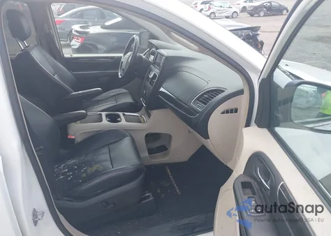 2015 Chrysler Town & Country Touring-L z USA, uszkodzony, nr VIN 2C4RC1CG6FR673922